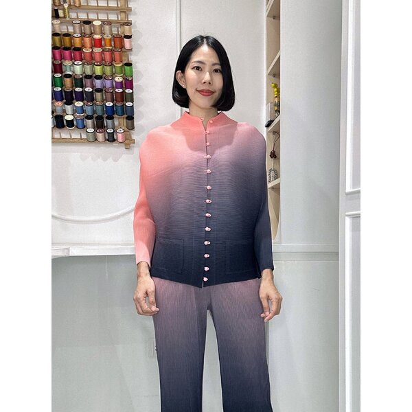 2MUAY รุ่น GJO2066-9 เสื้อพลีทคุณภาพ CHINESE BUTTON FRONT GRADIENT PLEATED TOP 9 สี FREE SIZE