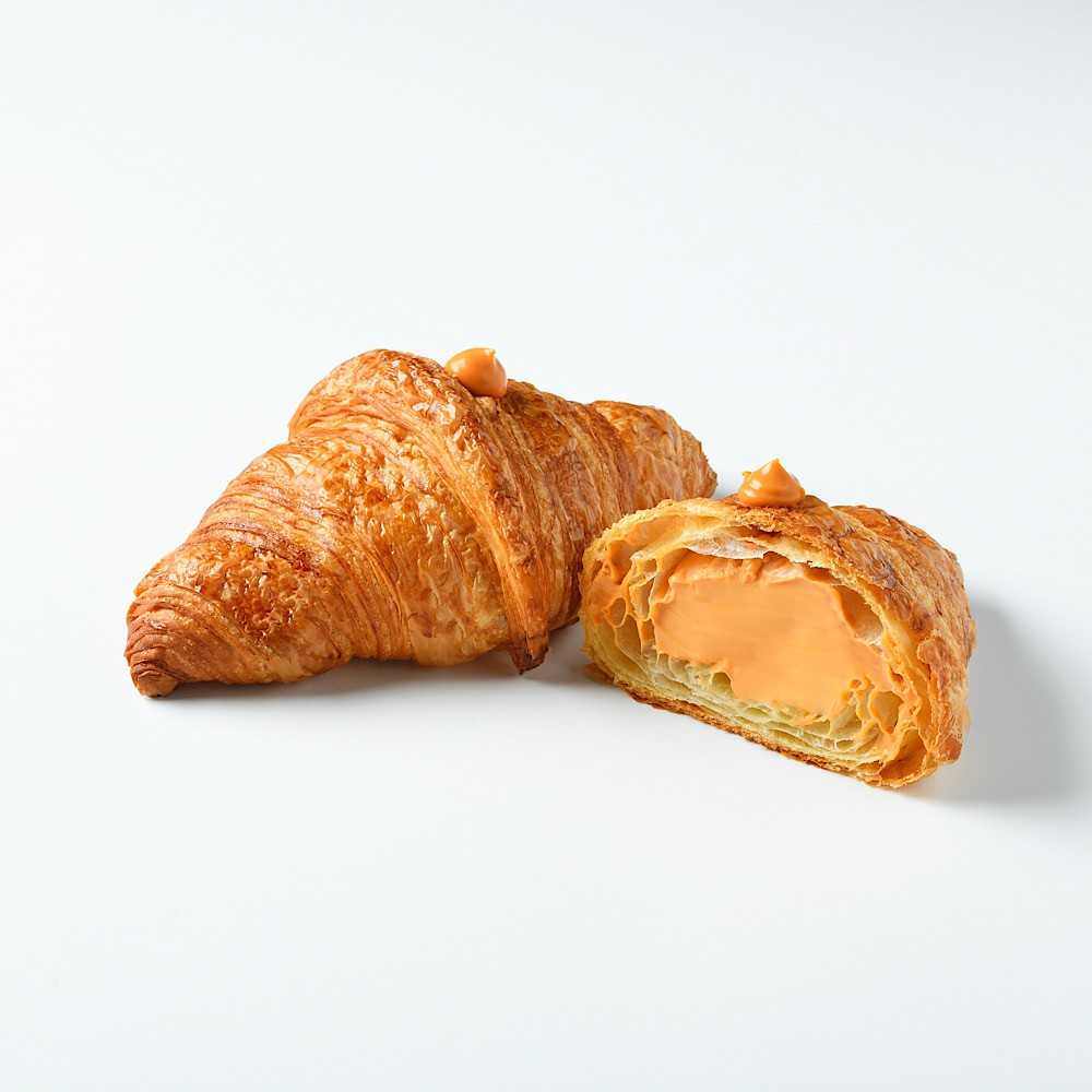 Croissant with Thai Tea