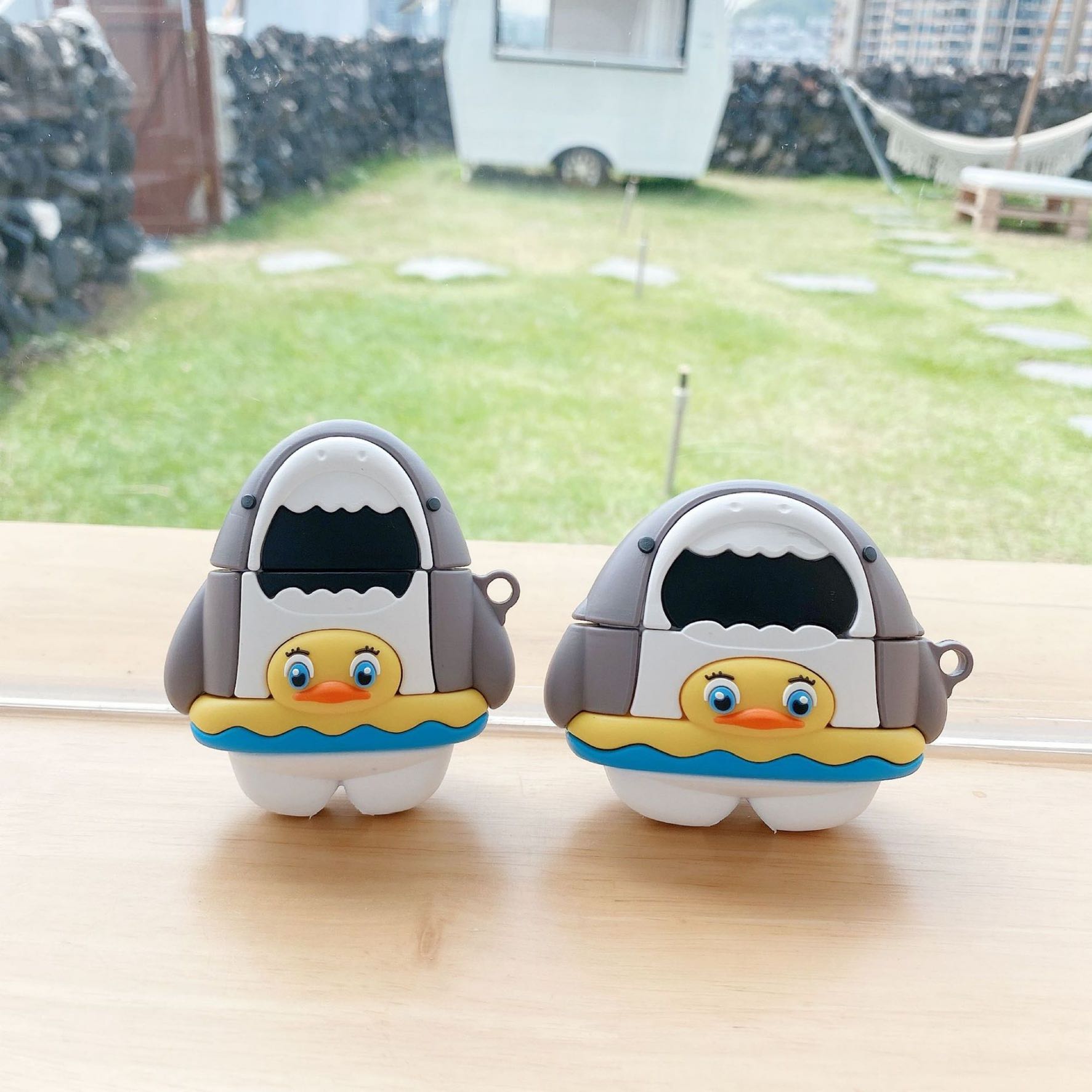 ♥ เคส Airpods : Summer shark น้องฉลามใส่ห่วงยาง ( พร้อมส่งรุ่น 1,2,PRO )