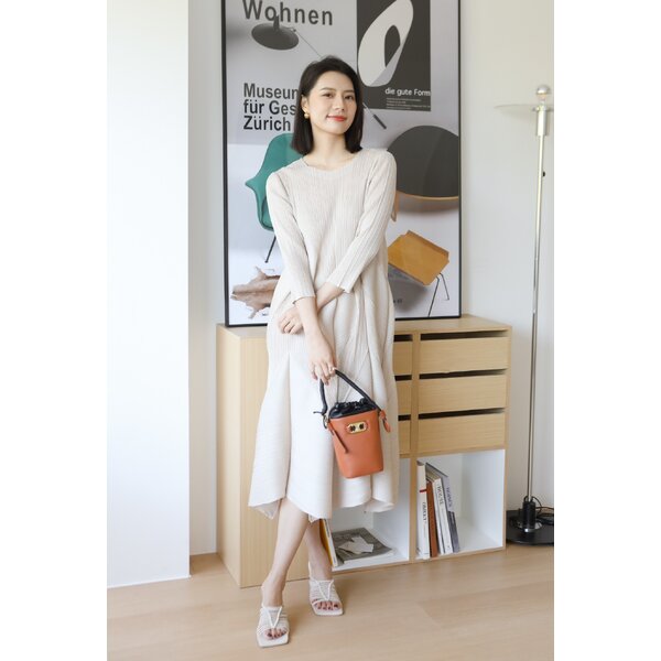 2MUAY รุ่น GJO7157 HALF SLEEVE VOLUME PLEATED DRESS เดรสผู้หญิง เดรสพลีทคุณภาพ 12สี FREE SIZE