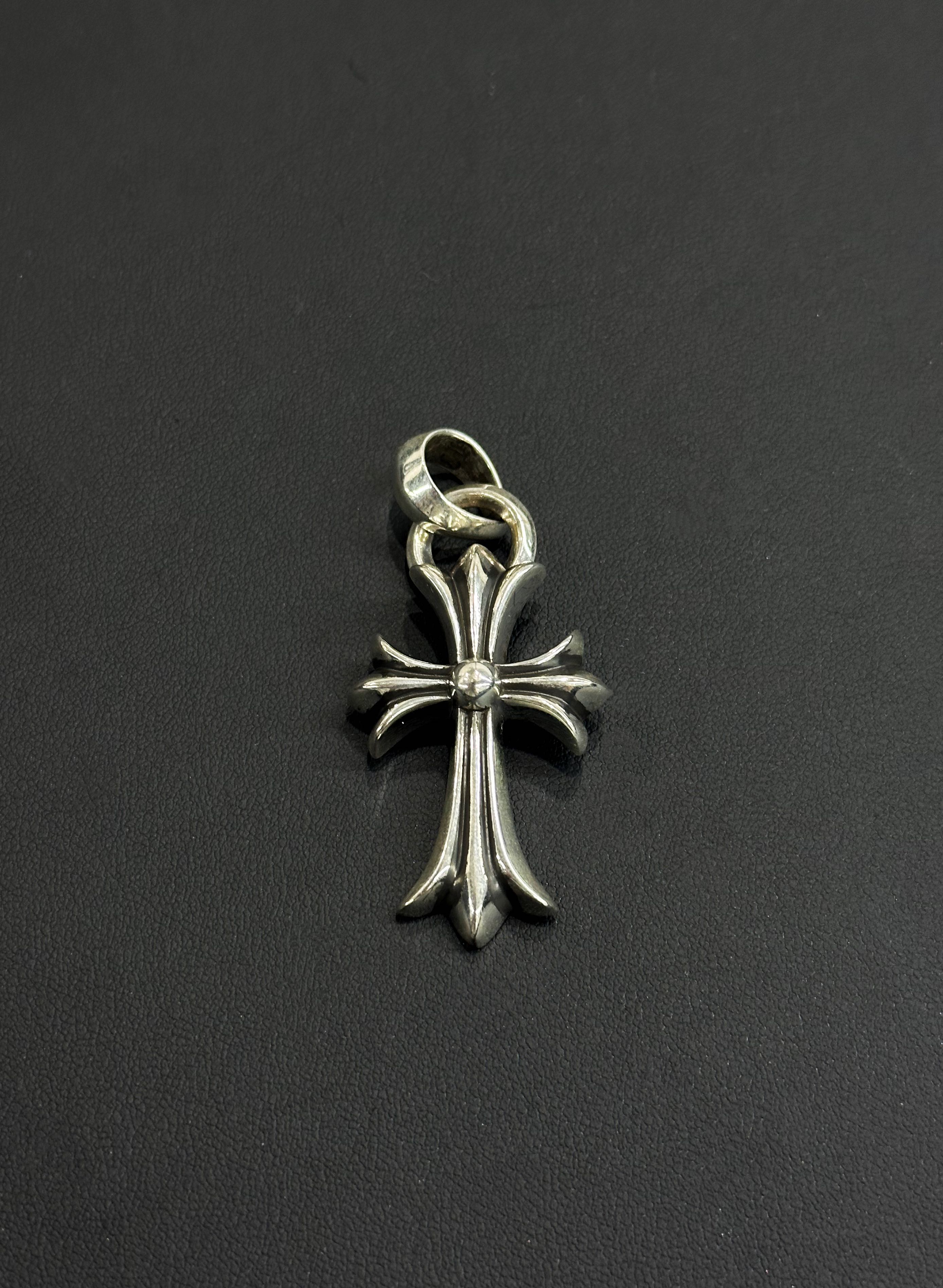 Chrome Hearts Medium Cross