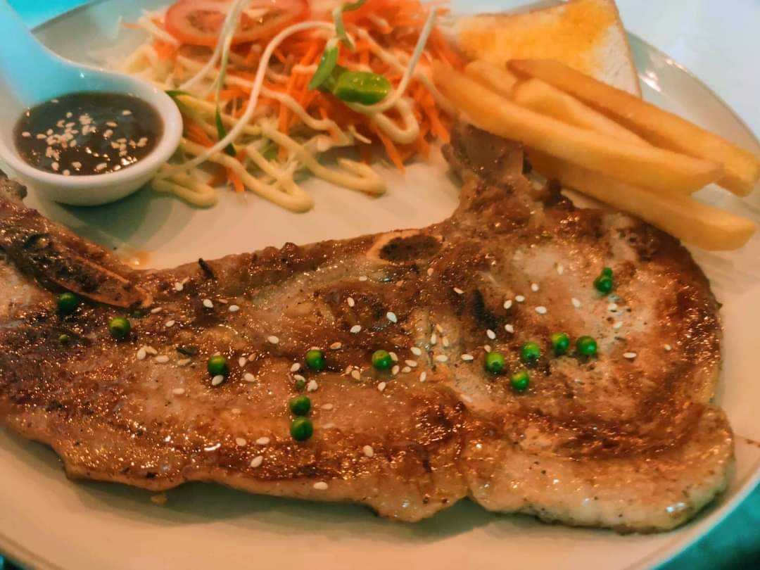 สเต็กพอร์คชอพ พริกไทยดำ