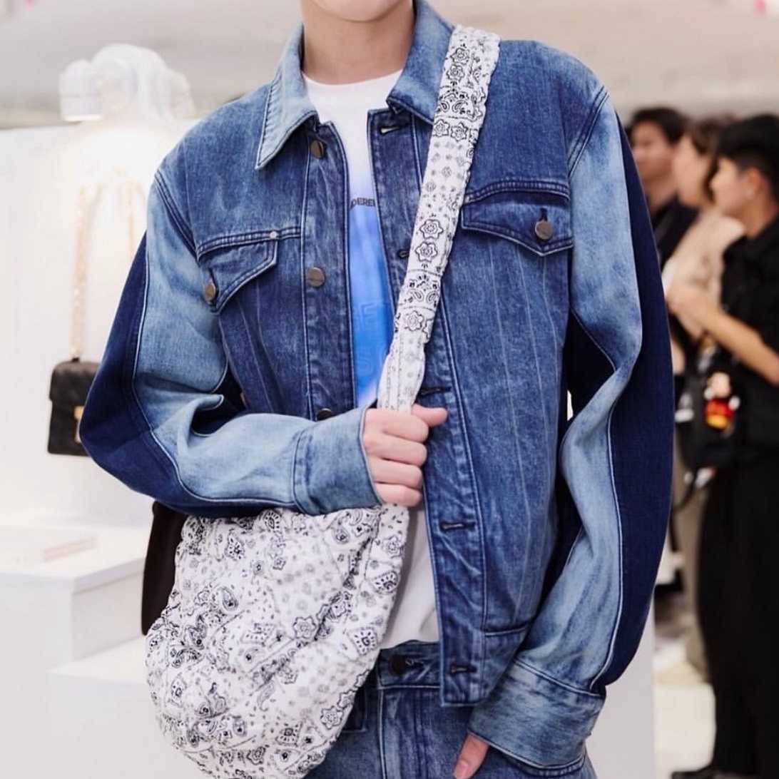 Carlyn PAISLEY COZY L  กระเป๋าสะพาย/ครอสบอดี้ ใบใหญ่ สีขาว สีดำ สีฟ้า สีน้ำเงิน