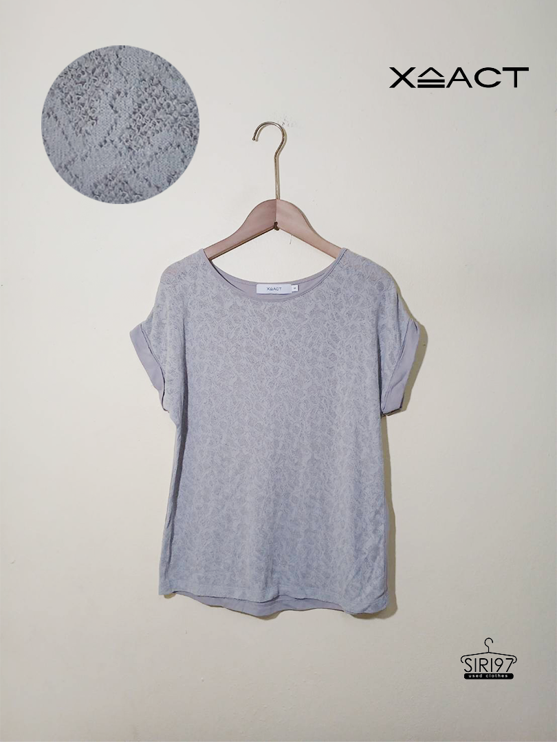 เสื้อยืดคอกลม ปีกค้างคาว Xaact ดีไซน์ด้านหน้า สีเทาสภาพ 80%