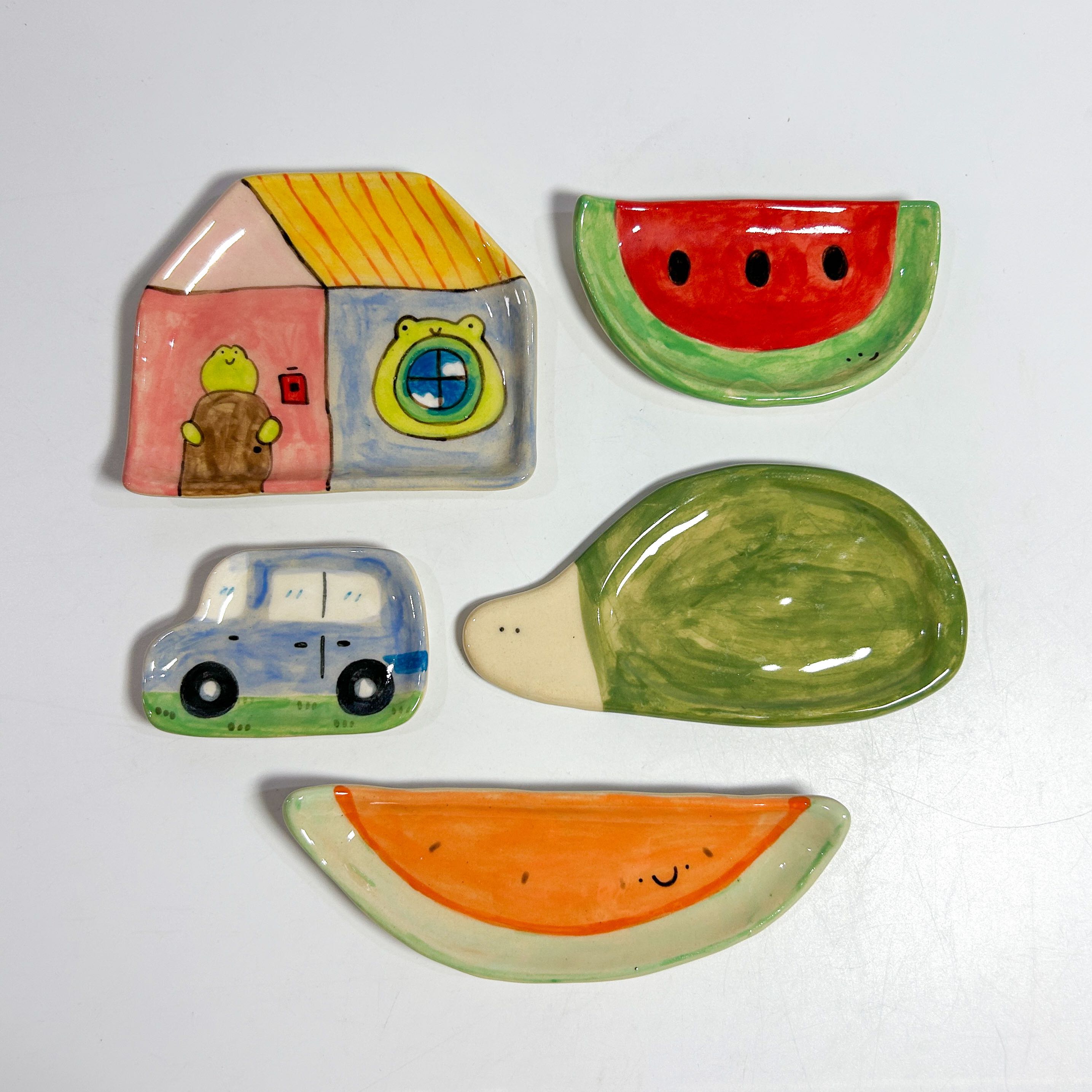 Random stuff plates 🏡🚙🍉🍈🐢