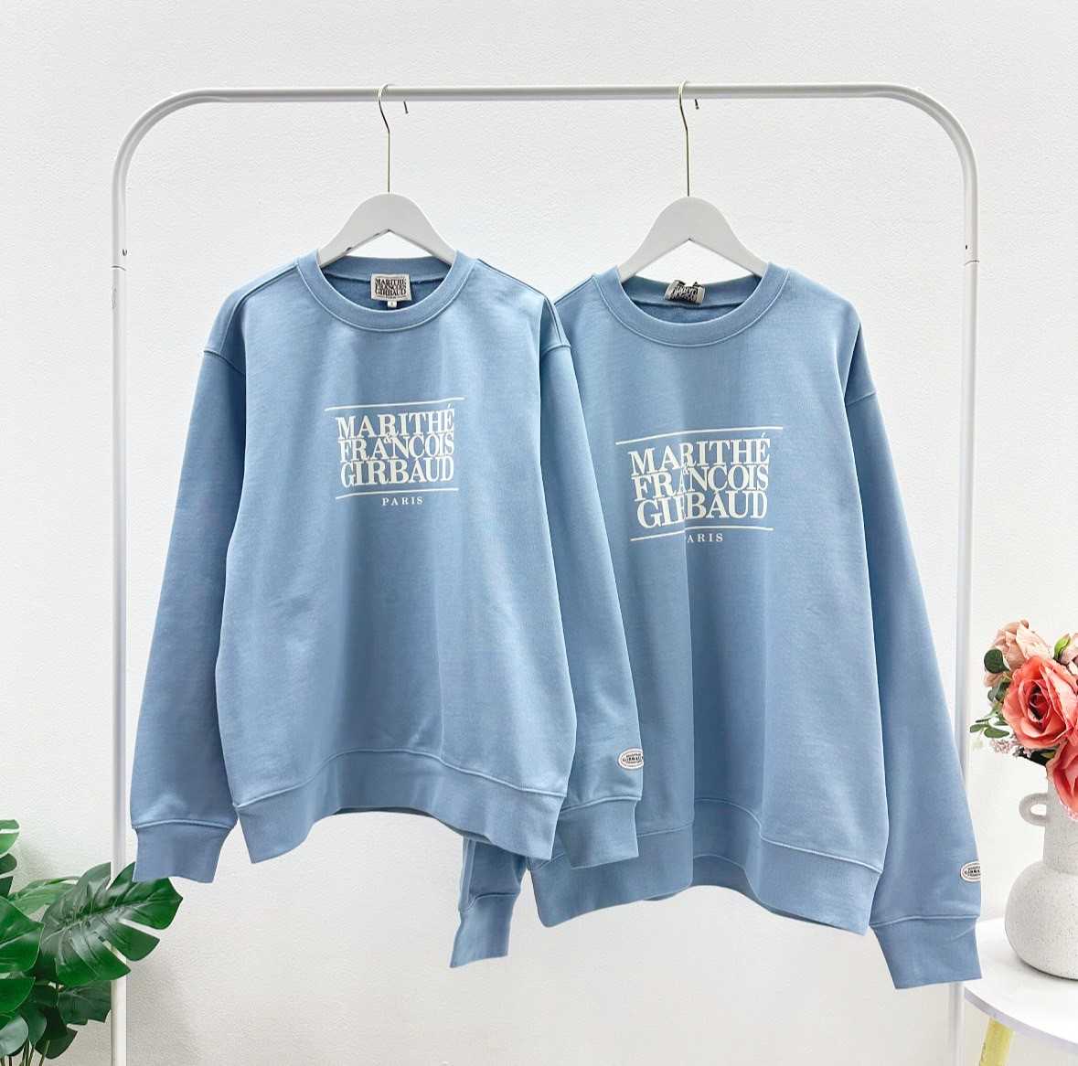พร้อมส่ง Marithe  Classic Sweatshirt (Blue)