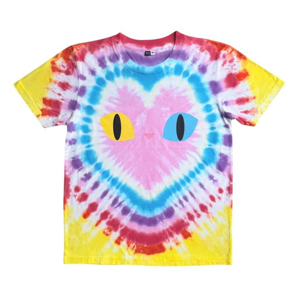 Big Heart Vivid Cat T-Shirt