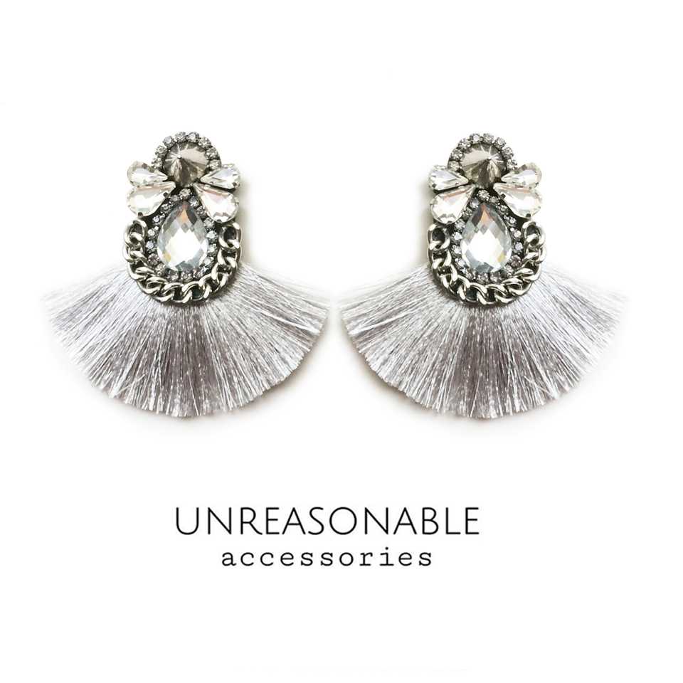ต่างหูพู่ Metallic Tassel Earrings : UA0411-01
