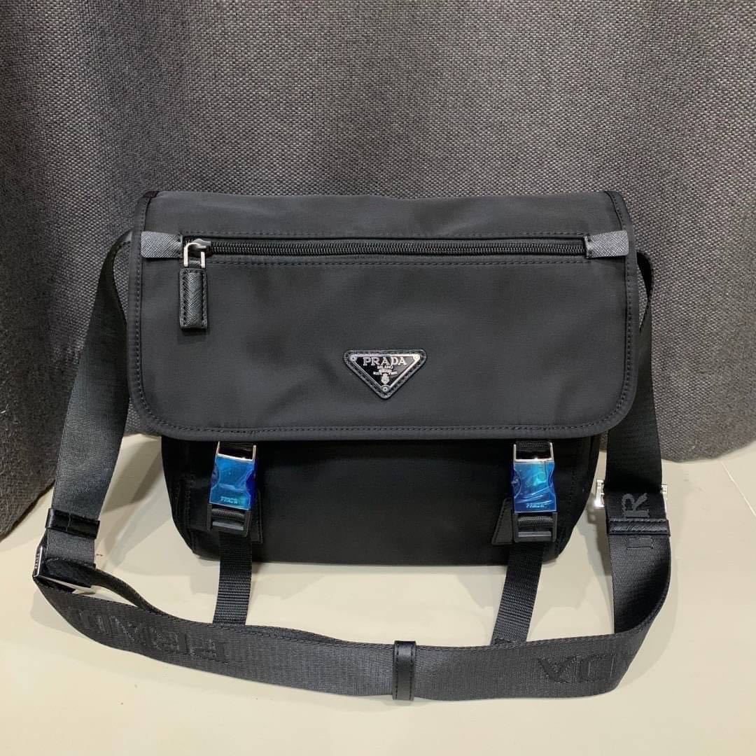 PRADA RE-NYLON AND SAFFIANO LEATHER SHOULDER BAG IN BLACK