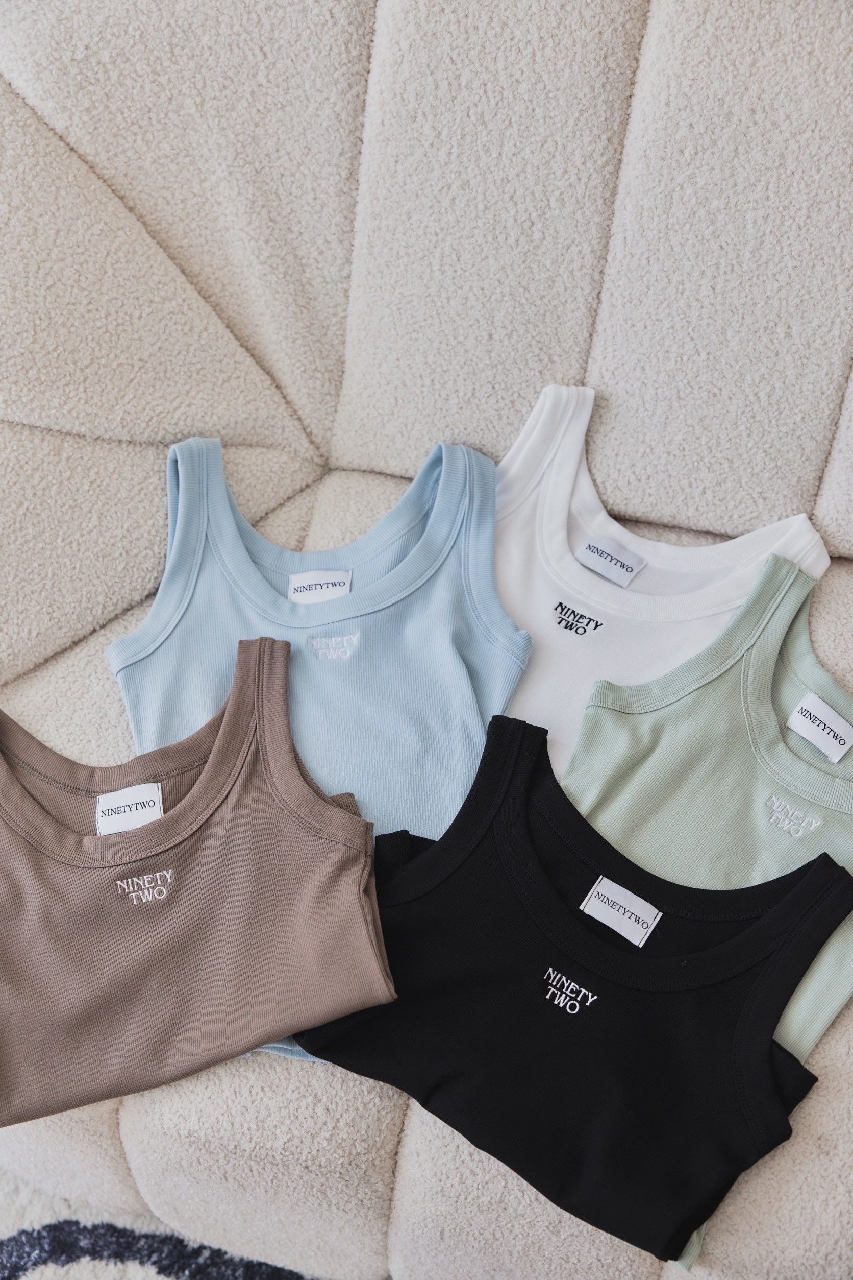 Crop tank top ‘NINETYTWO’