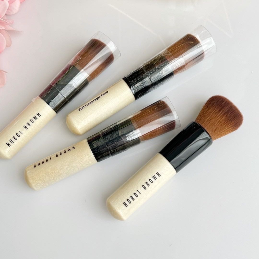 Bobbi Brown Mini Full Coverage Face Brush   