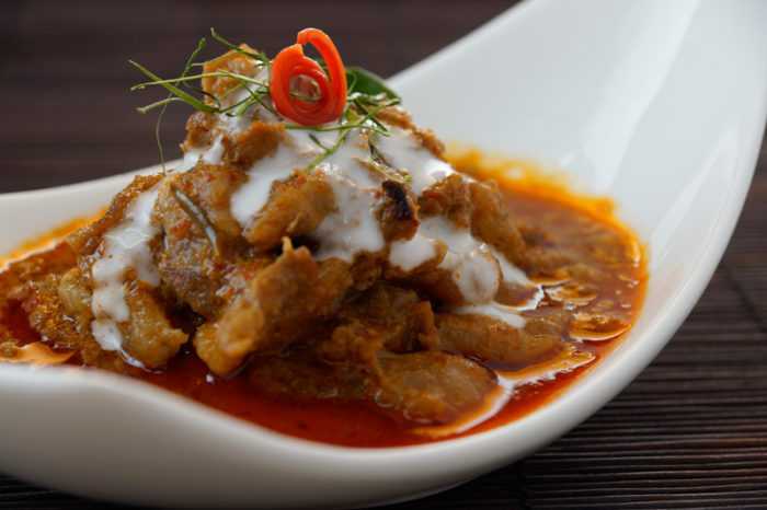 พะแนงเนื้อ หรือกุ้ง  Mild Red Curry with  Beef or Shrimps