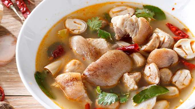 ต้มยำขาหมู Tom Yum stewed pork knuckle
