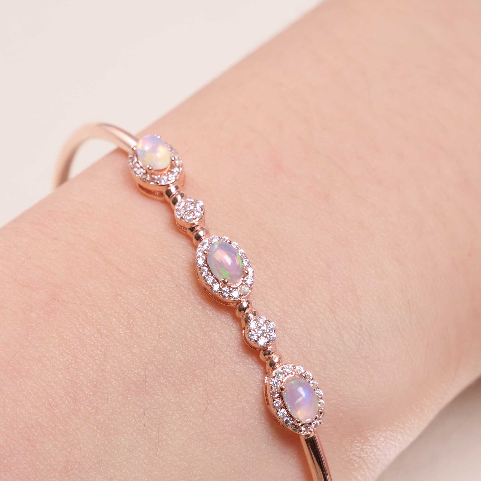 Opal Bangle ราชินีของหิน 🤍