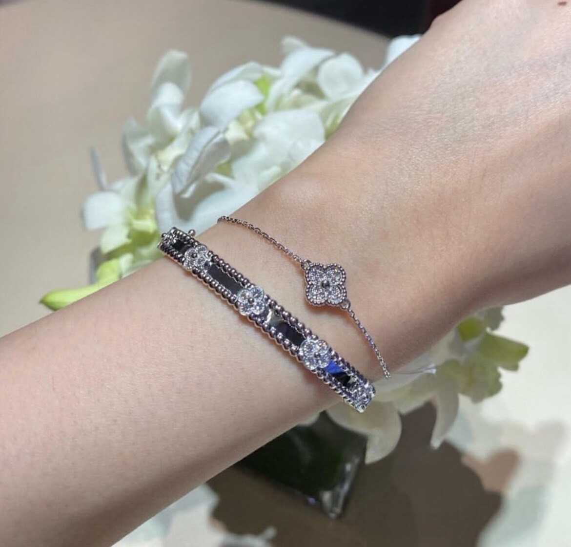 Van Cleef & Arpels Flower Bracelet  / Silver