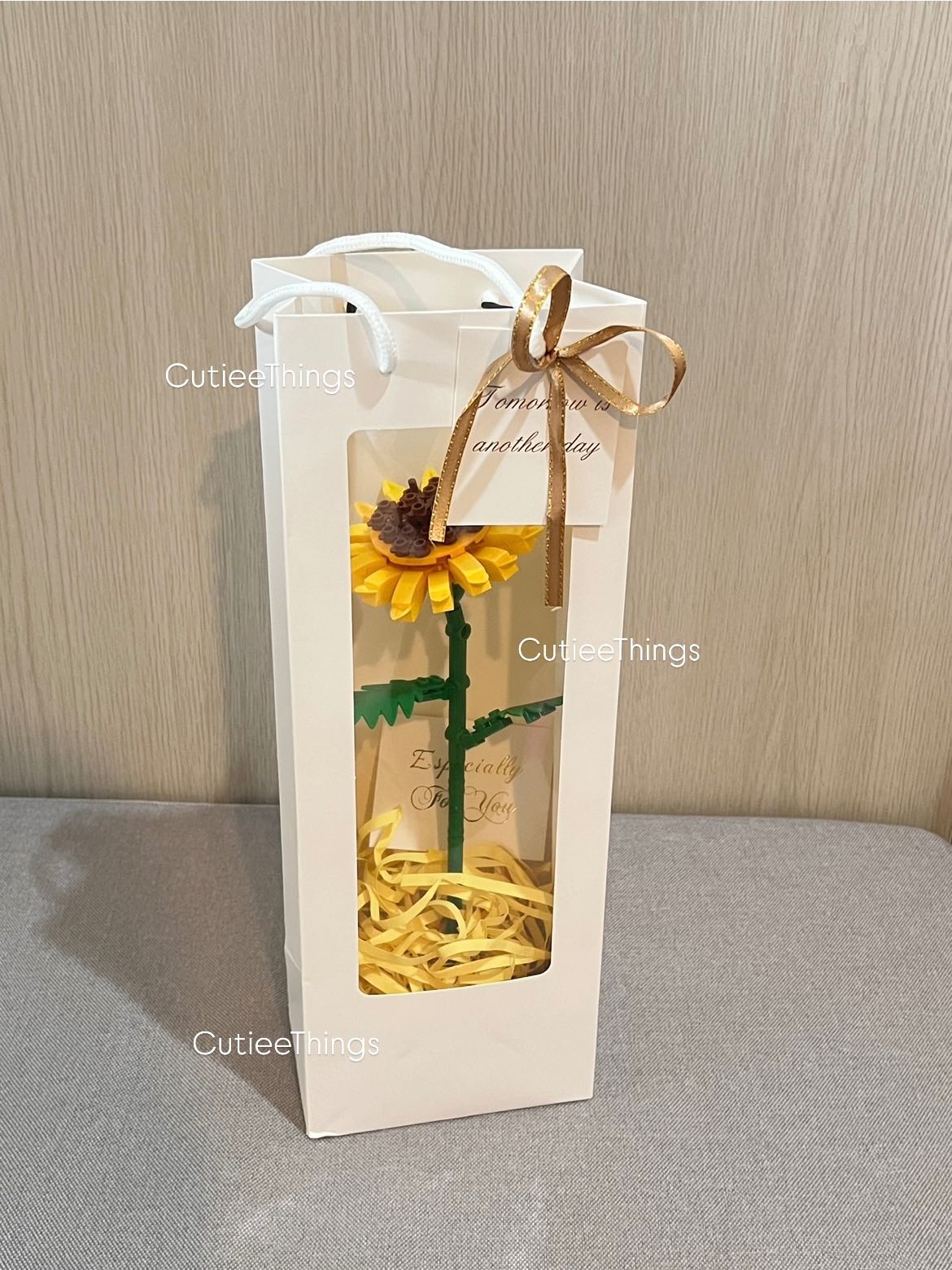 #พร้อมส่ง เซตดอกไม้ พร้อมถุงของขวัญ เลือกชนิดดอกไม้ได้ (เขียนการ์ดแจ้งข้อความในแชท)