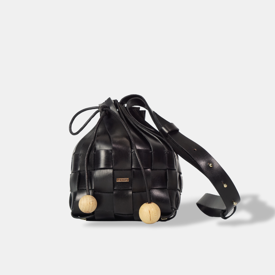 The Cube Black