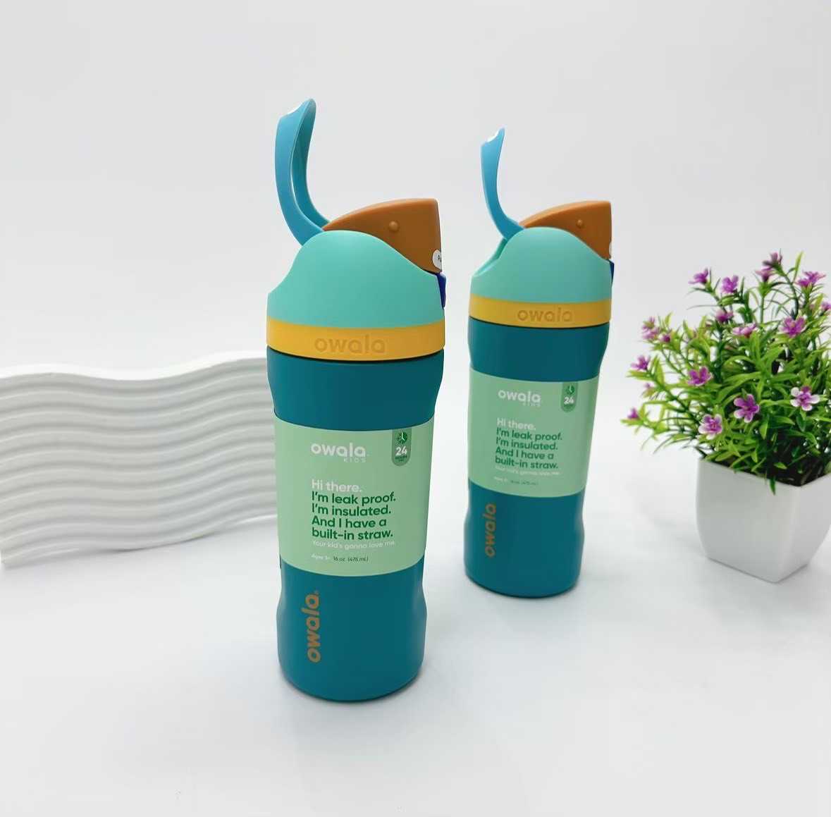 Owala FreeSip 124OZ (Splishy Splashy)