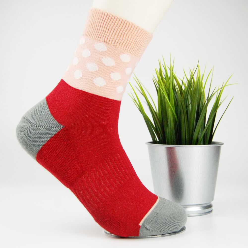 Emoo COMFY SOCKS ถุงเท้าข้อยาว ไร้ตะเข็บ ลาย Women Dots