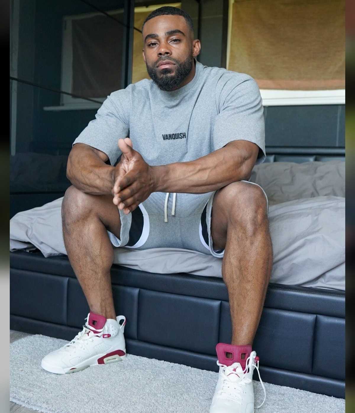 เสื้อแขนสั้น VANQUISH #21 / ผ้าคอตตอนยืด ใส่ออกกำลังกาย ผ้านิ่มใส่สบาย ระบายอากาศได้ดี