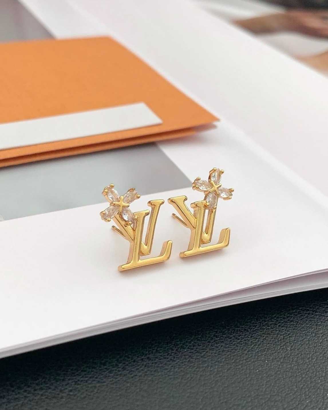 LV ICONIC FLOWER YELLOW GOLD AND DIAMOND 