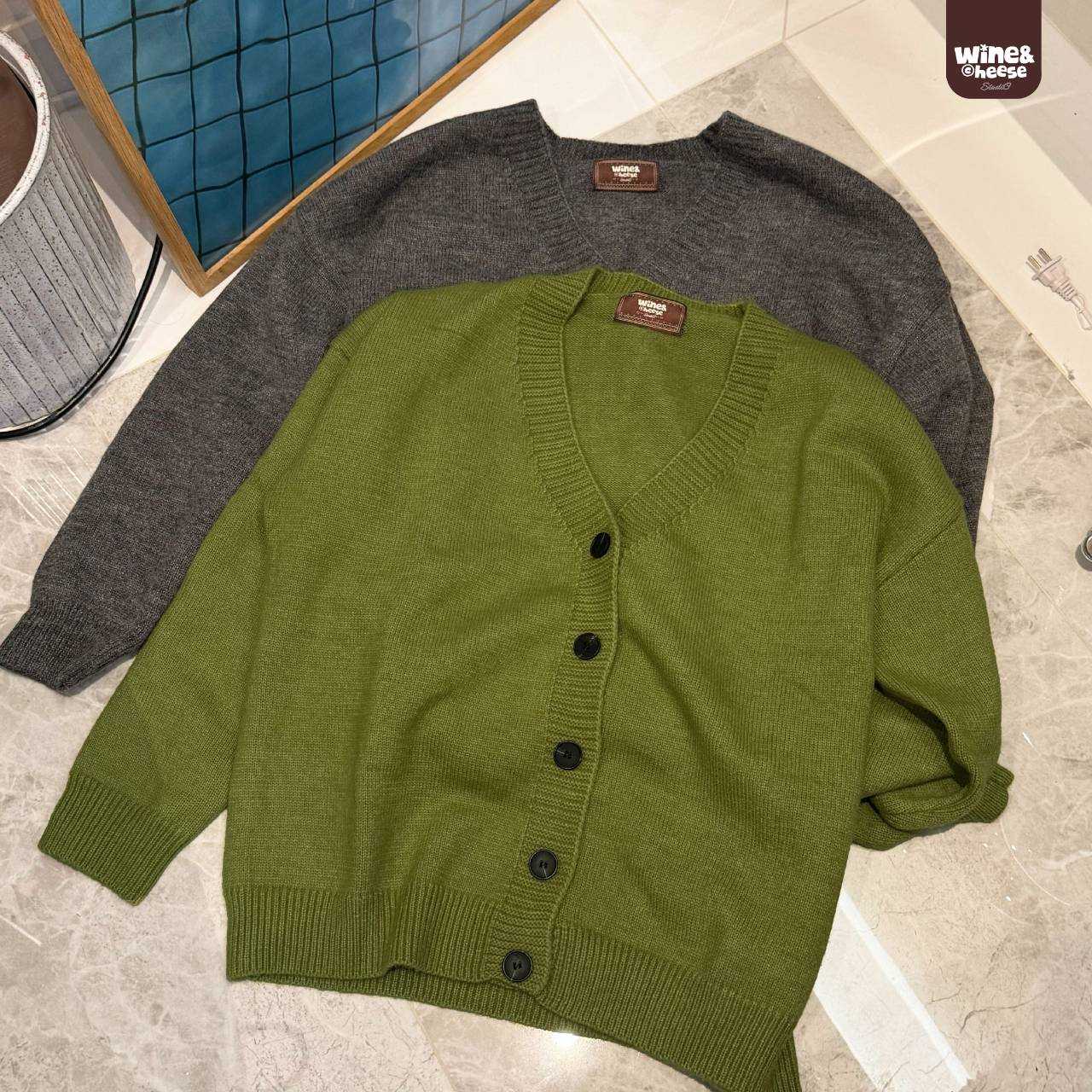 WC Cardigan คาดิแกนผ้านิ่มคอวี  WC0020