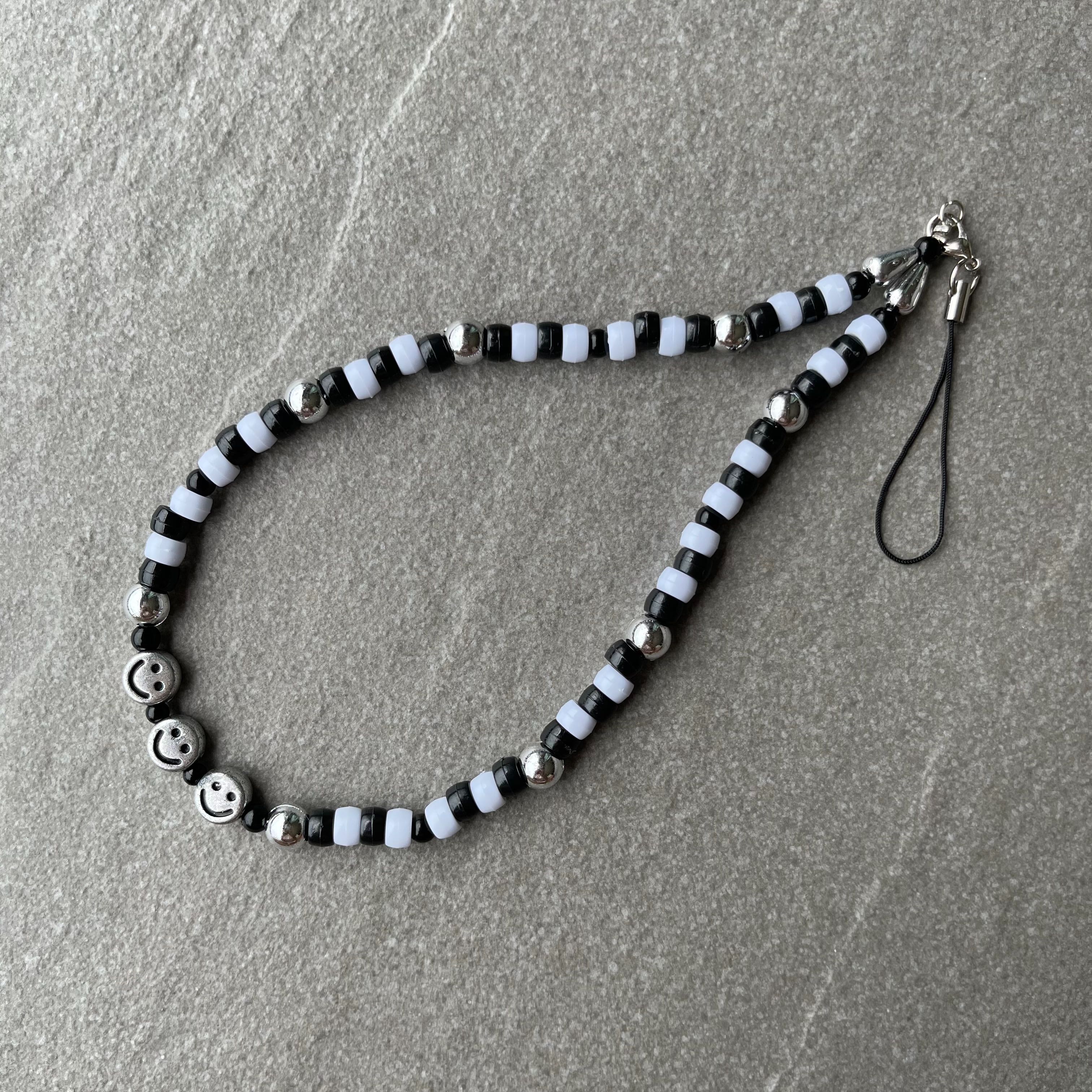 ☻︎ พร้อมส่ง ☻︎ (Ready to ship!) Black&White Phone Strap