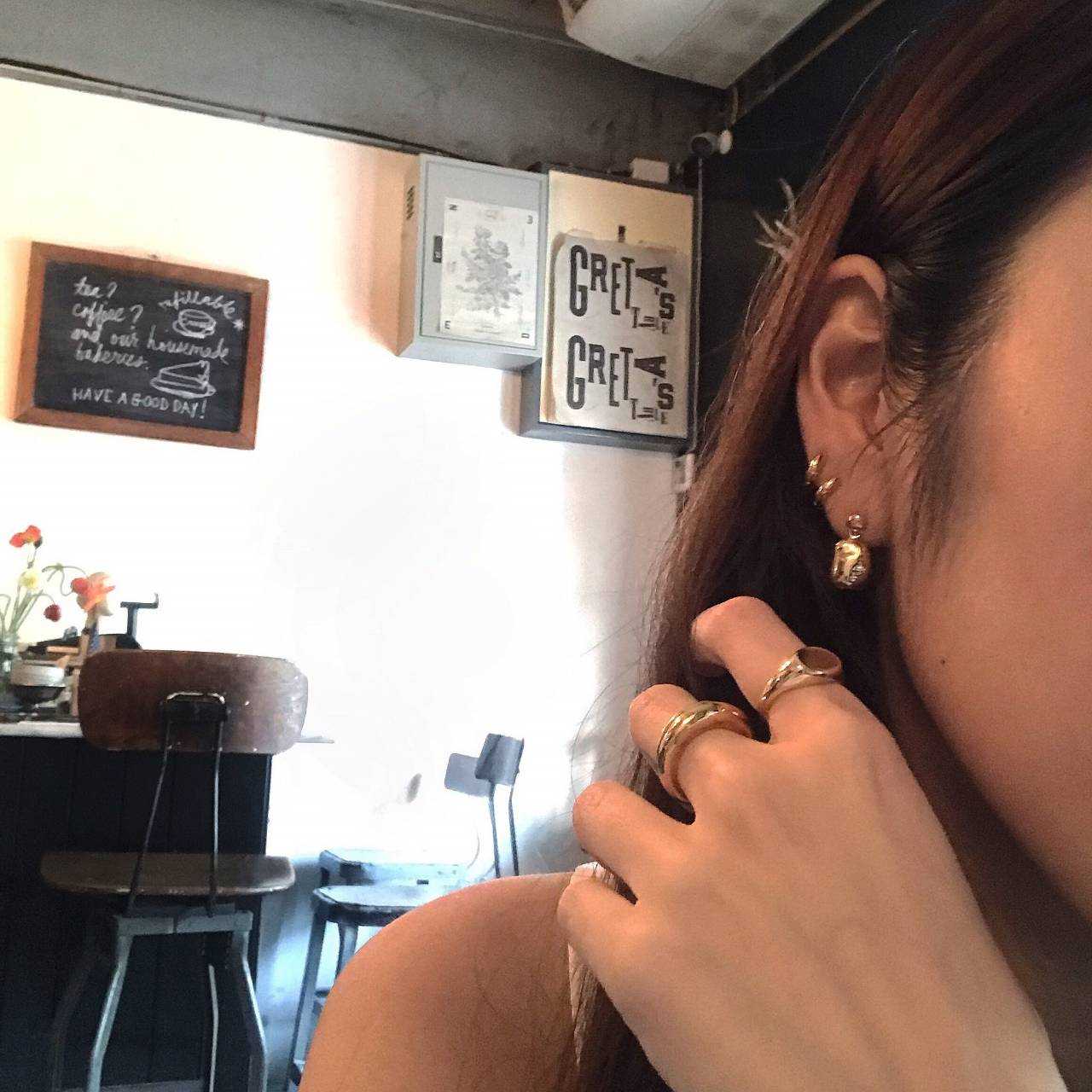 grumpy, dipped pearl earrings (ราคาต่อคู่/price per pairs)