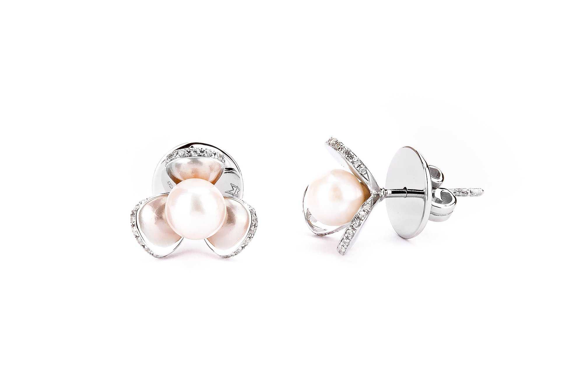 Pavé clover small earrings