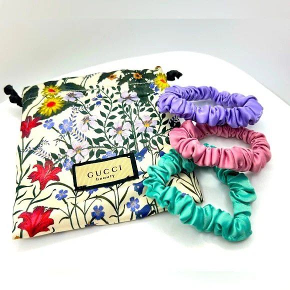 G U C C I Beauty Flora Mini Pouch Drawstring Bag & Hair Scrunchies