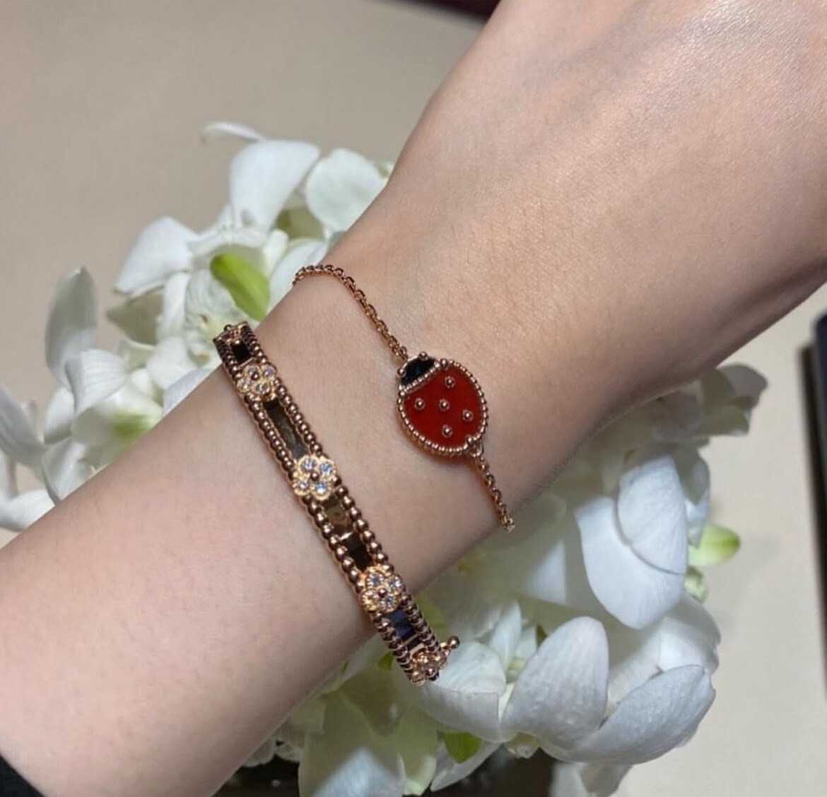 Van Cleef & Arpels Flower Bracelet  / Pinkgold