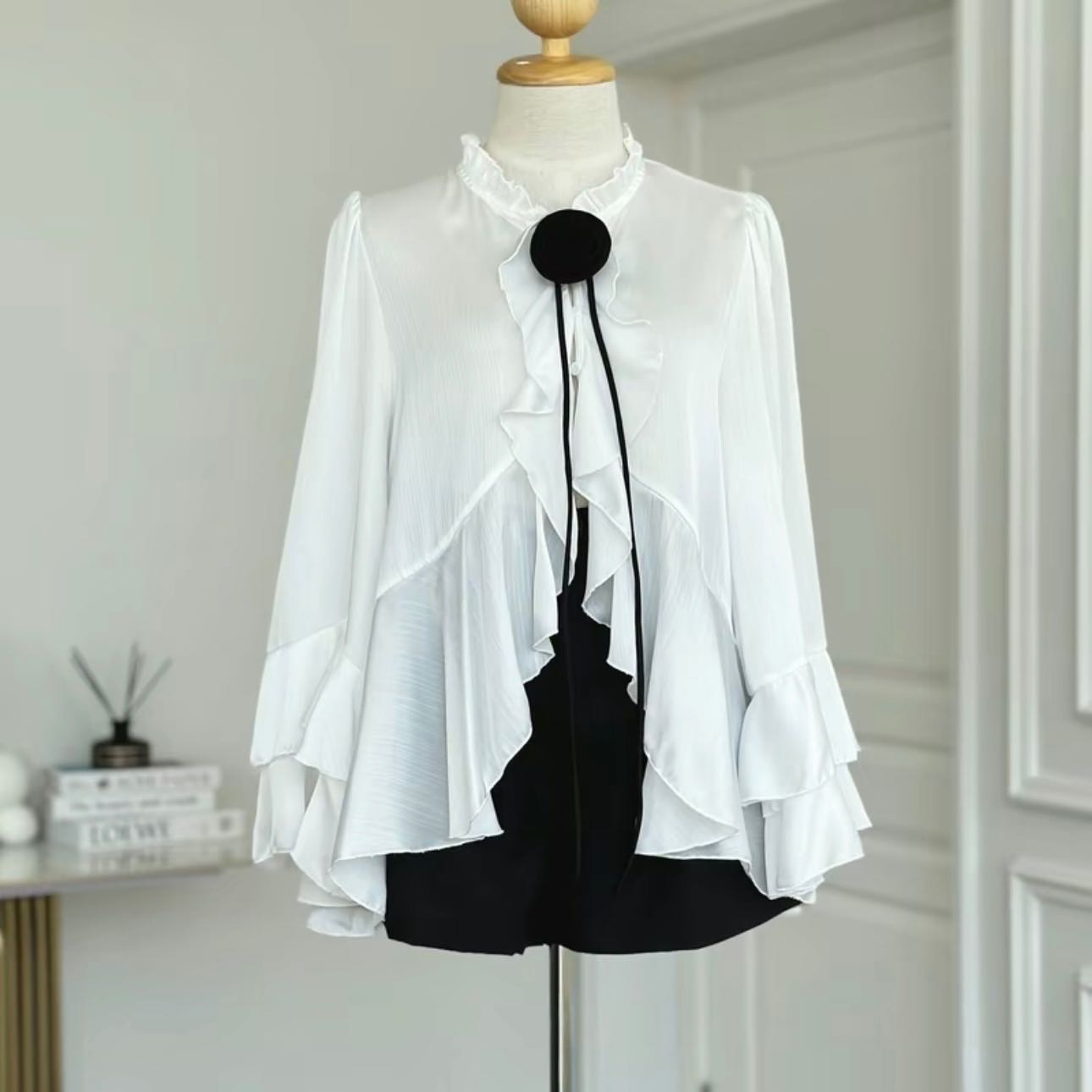GMG เสื้อชีฟองระบายโชคเกอร์ดอกดำ