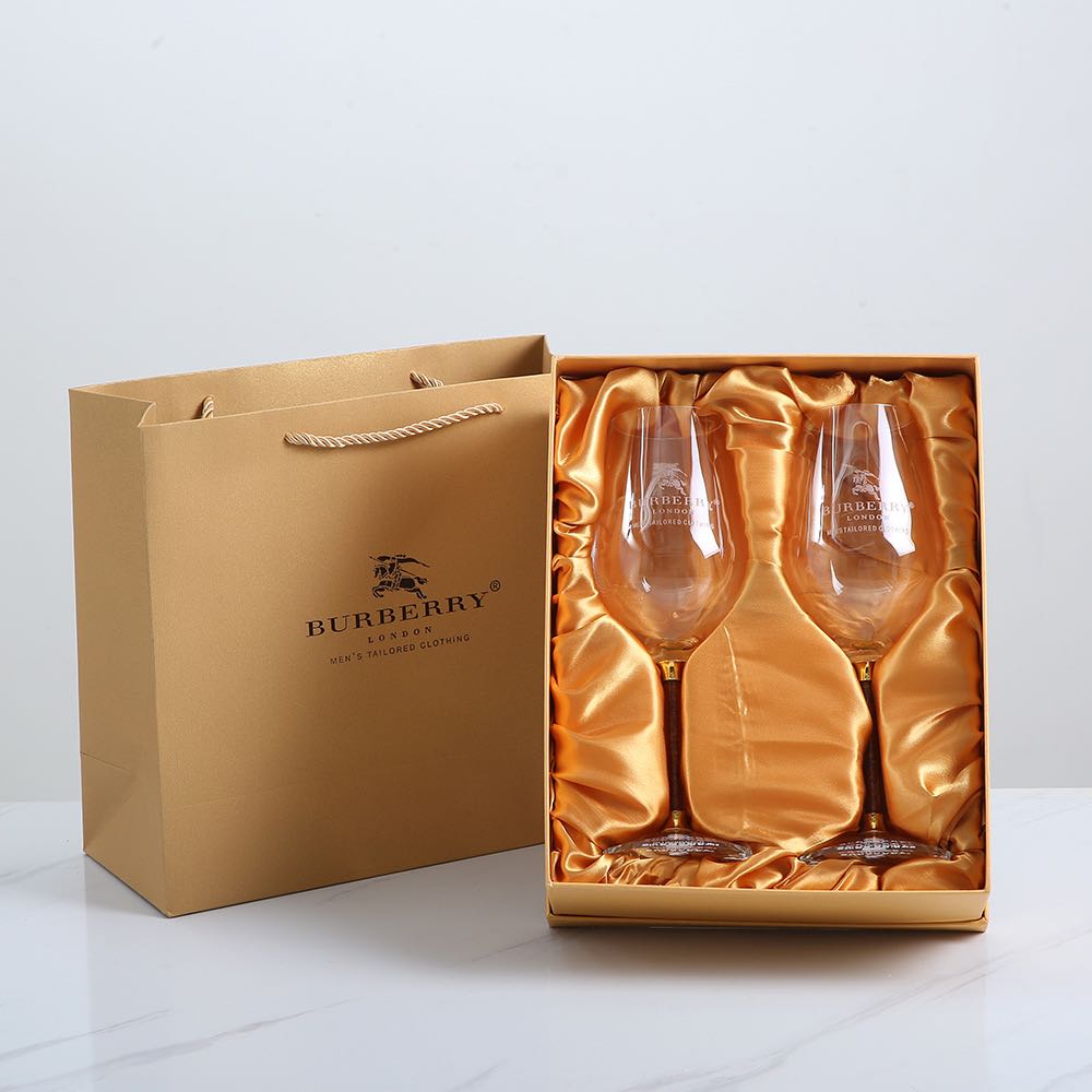 B u r b e r r y crystal wine glass พร้อมส่ง