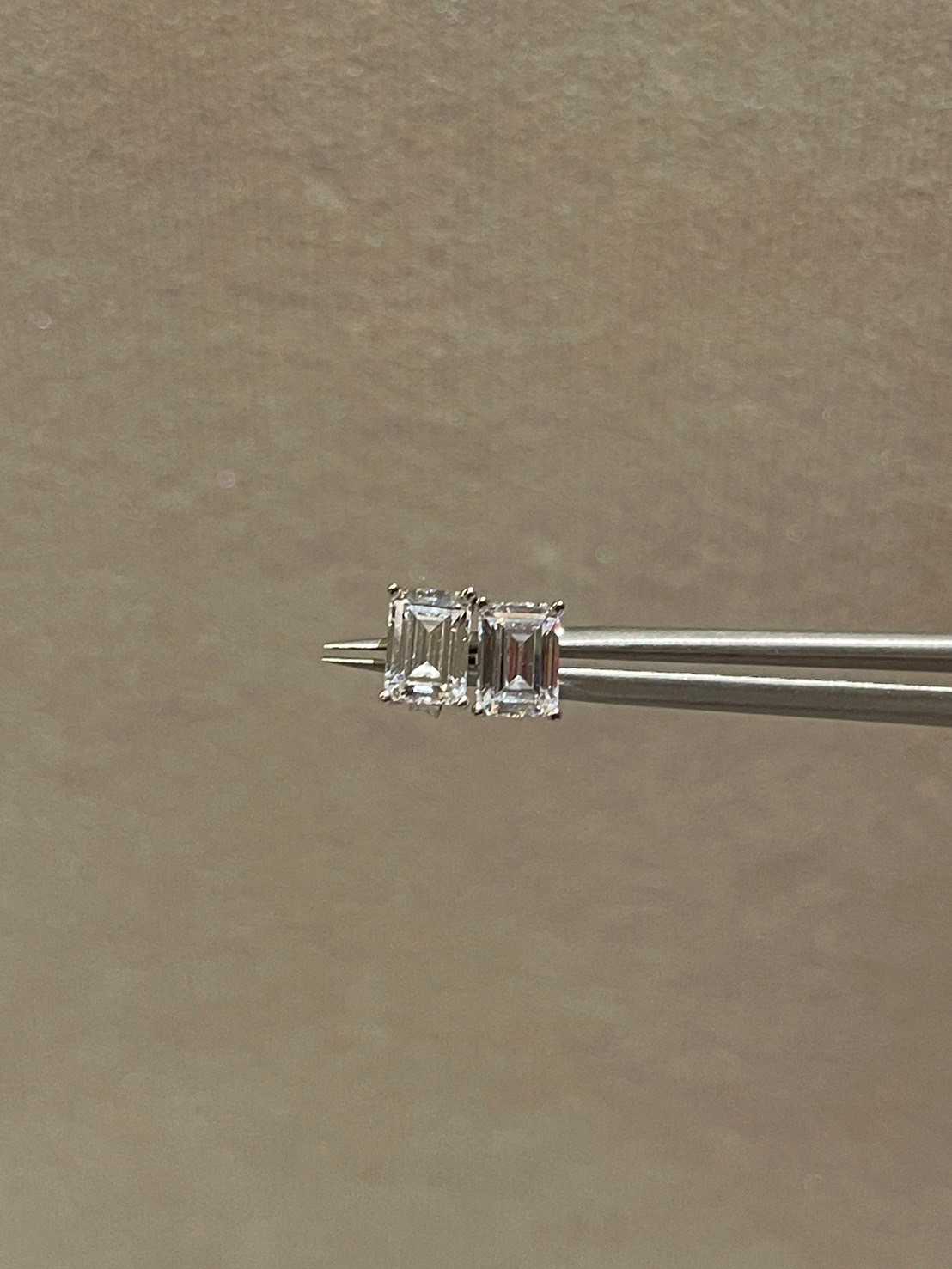 พร้อมส่ง ต่างหู emerald 1 carat