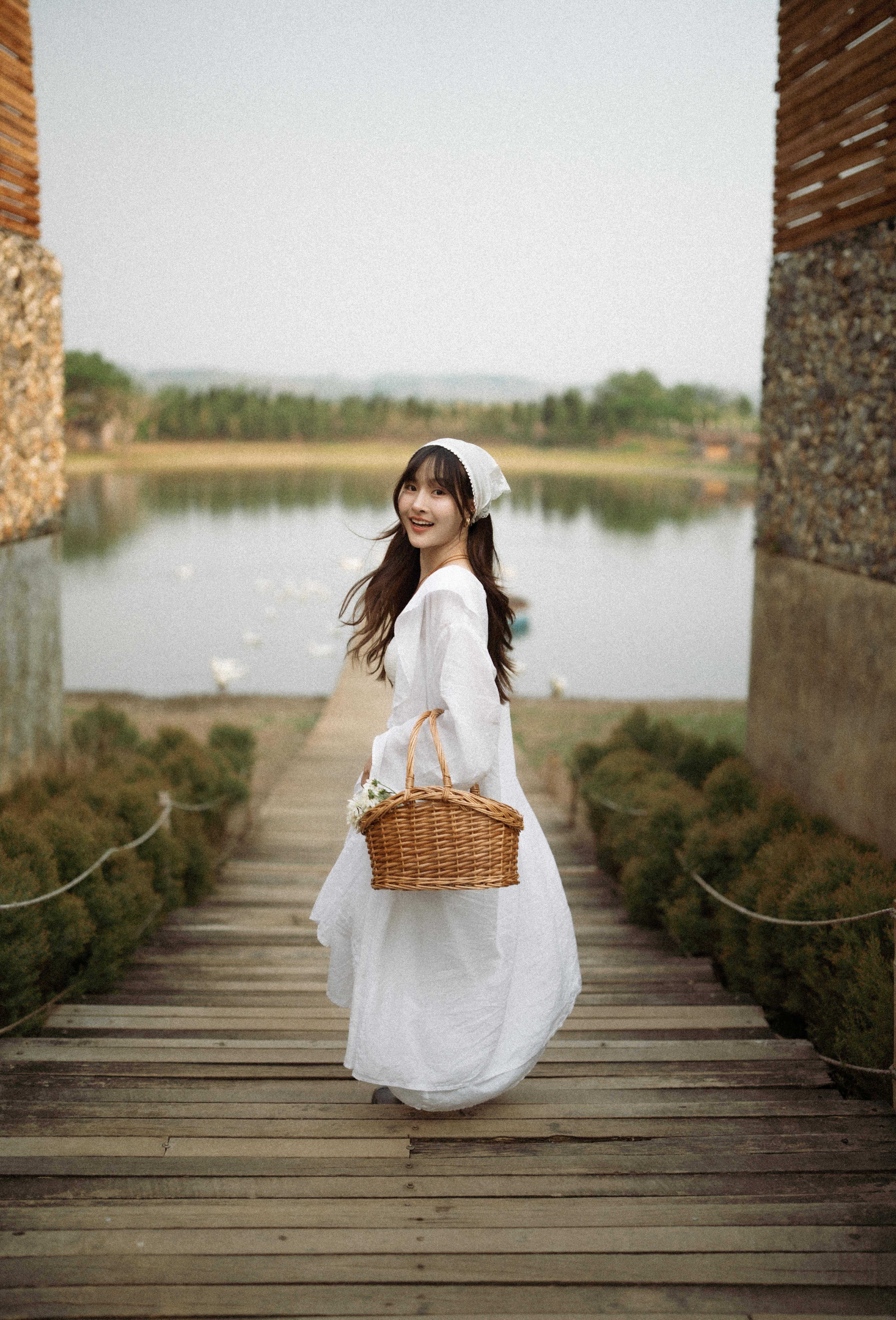 Yiwa ยี่หวา กระโปรงตีเกร็ด