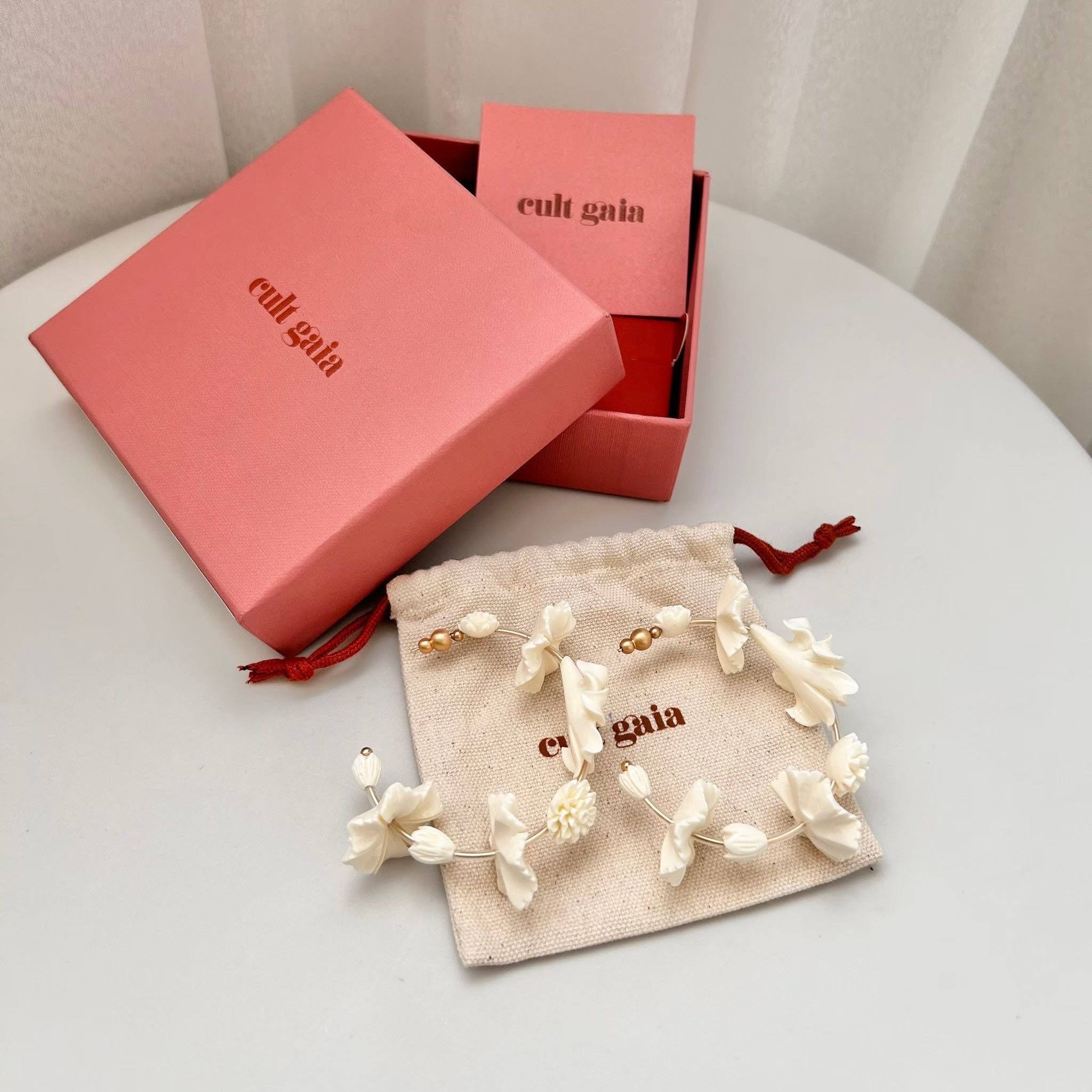 Cult Gaia KELLI EARRING - IVORY