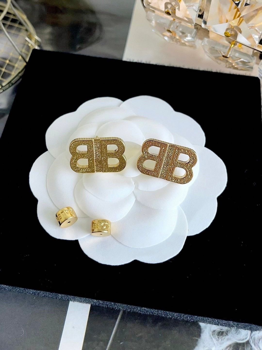ต่างหู BB สีทอง งานท็อป