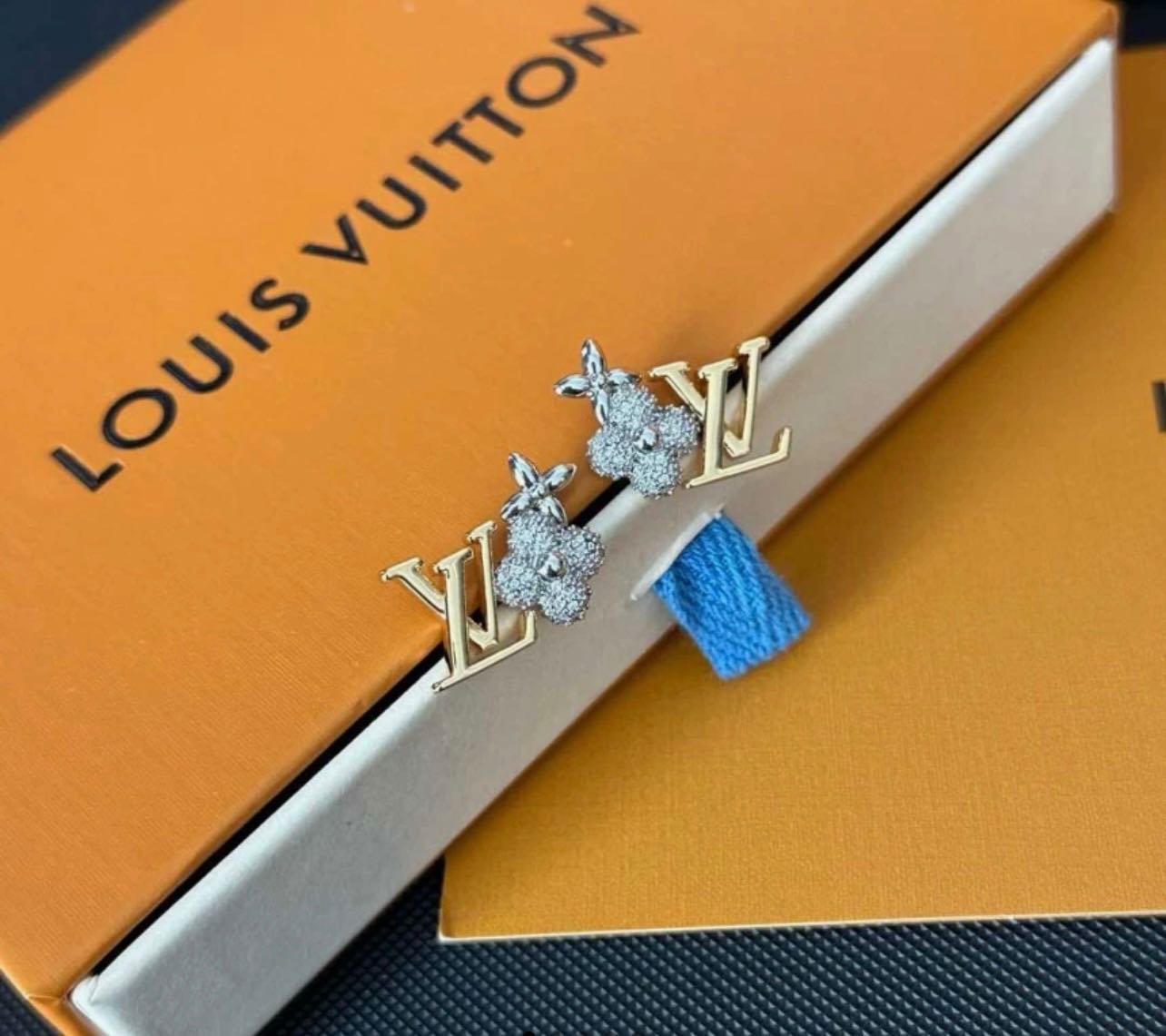 ต่างหู lv top grade