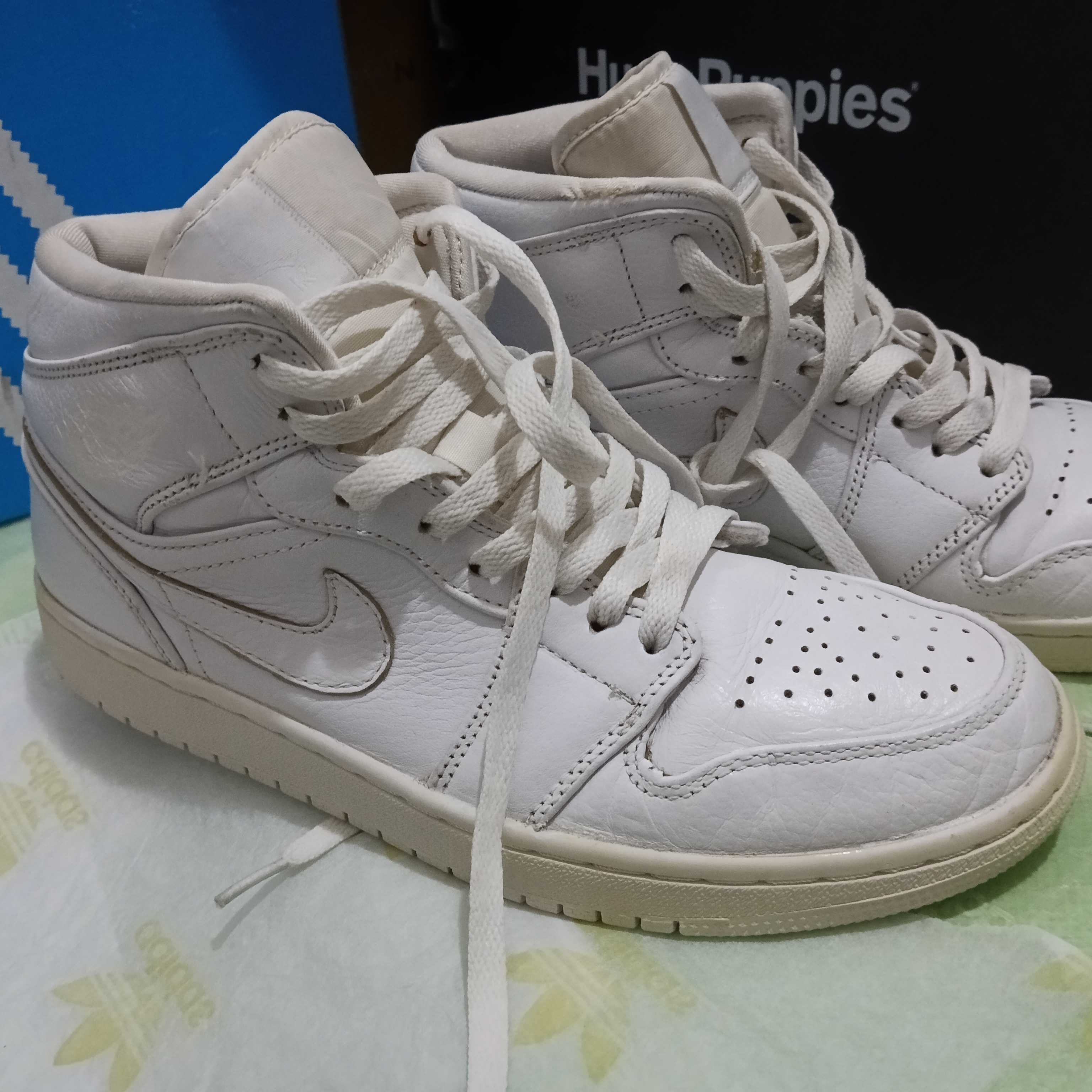 Nike Jordan 1 Retro Mid / 42 / ขาว