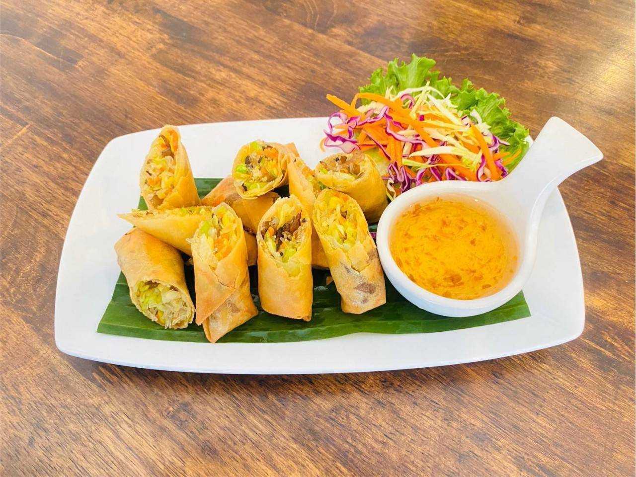 ปอเปี๊ยะทอด / Spring Rolls