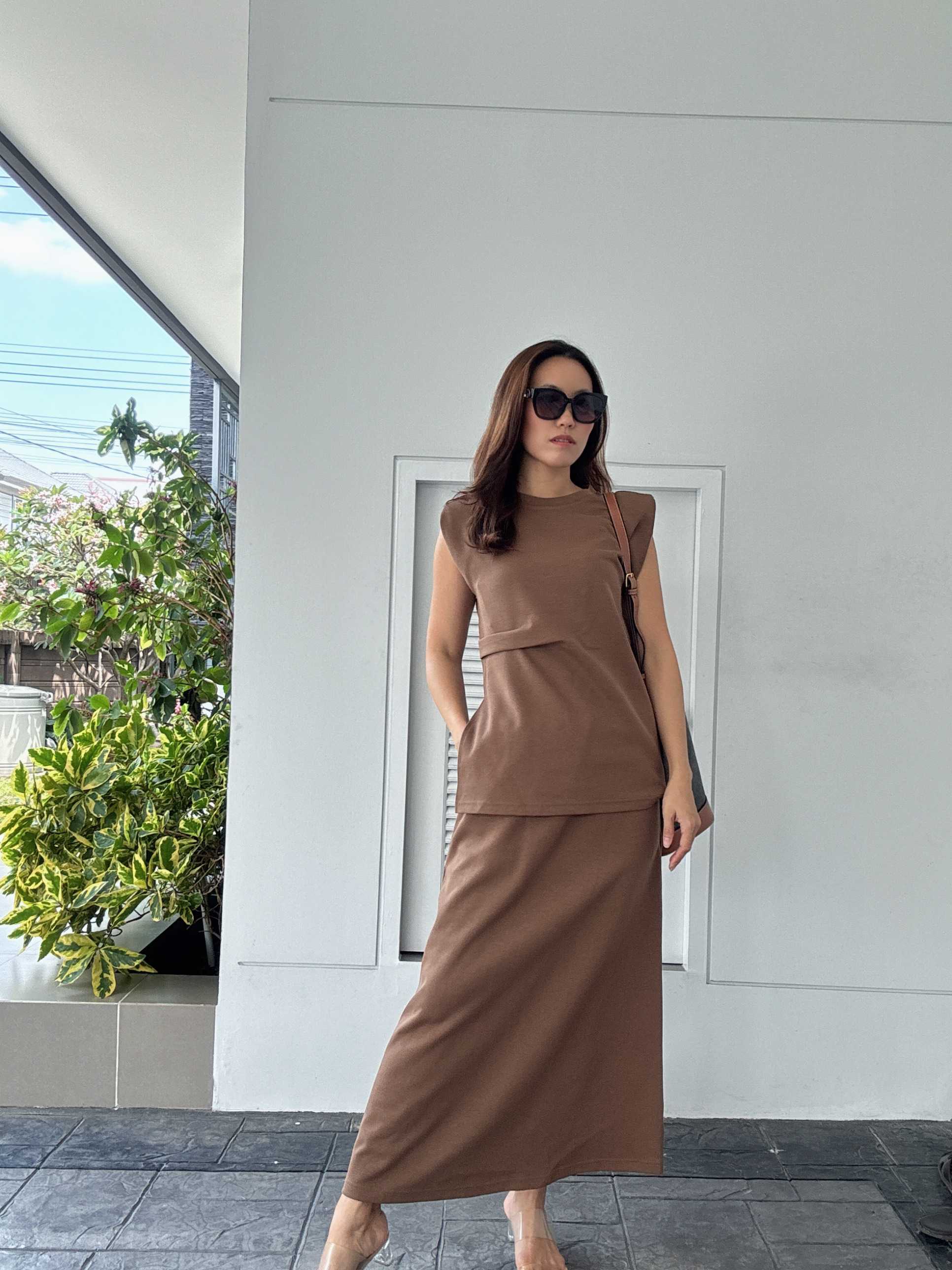 Raye Set เซทเสื้อยืดตัวยาว + กระโปรงเอวสม็อค