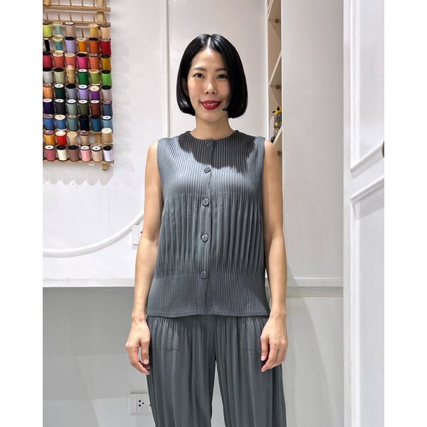 2MUAY รุ่น GA67812 เสื้ออัดพลีท THICK SLEEVELESS BUTTON FRONT PLEATED TOP 8 สี FREE SIZE