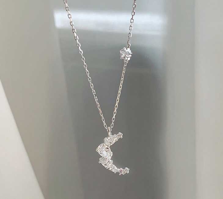 earika.earrings - crystal lunar necklace สร้อยคอจี้พระจันทร์ประดับเพชรเงินแท้ S92.5 ปรับขนาดได้