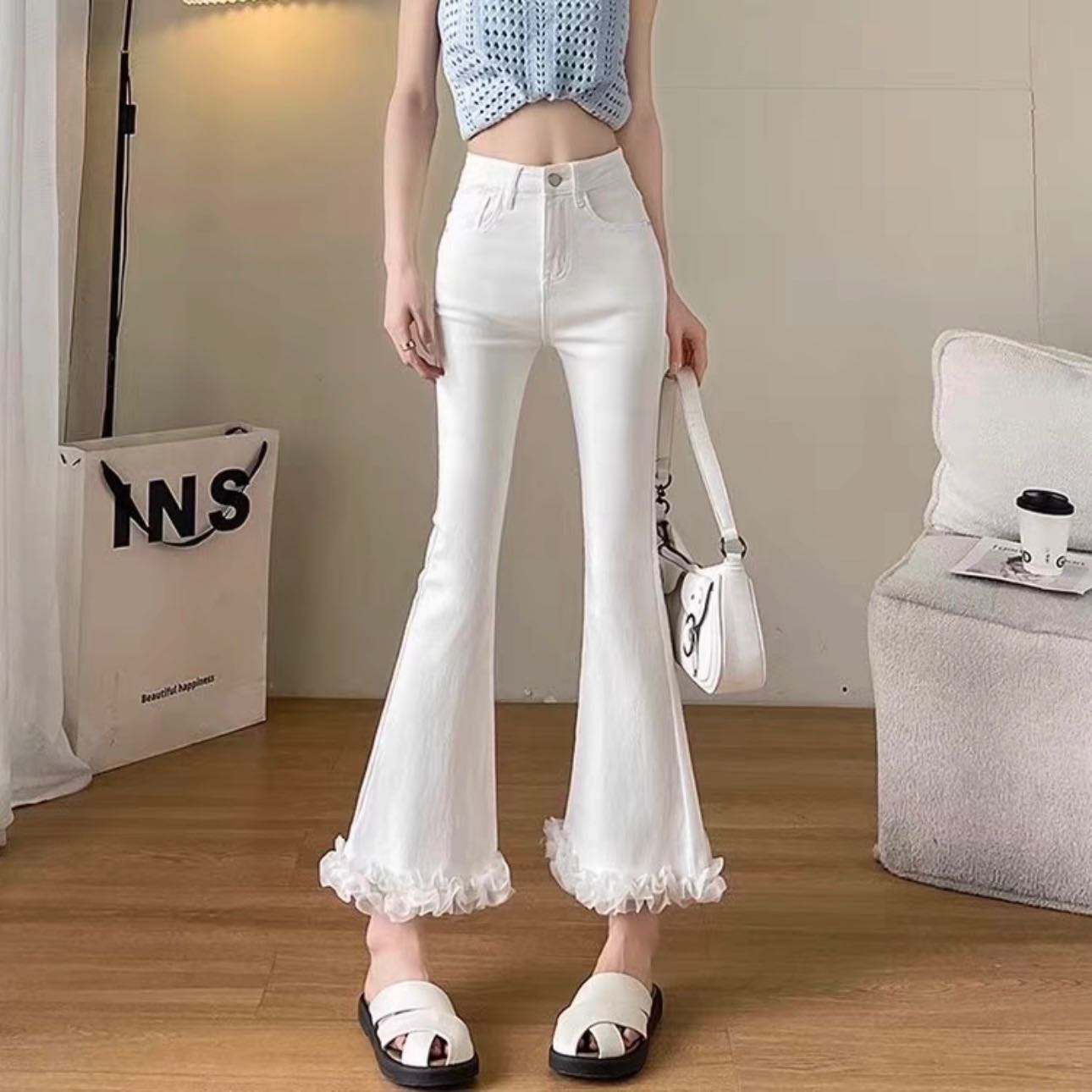 พร้อมส่ง‼️ GMG กางเกงยีนส์ขายาว สีขาว,สีดำ เอวสูง ทรงขาม้า  เข้ารูปสวย ปลายขาแต่งพองระบาย สไตล์เกาหล