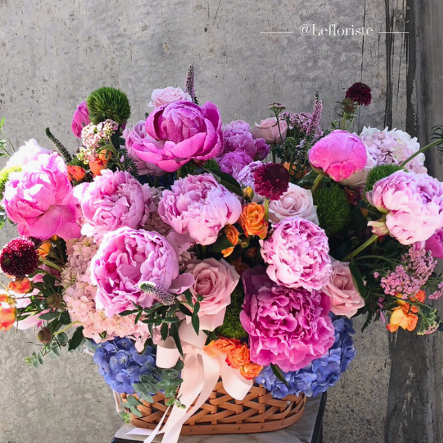 กระเช้าดอกไม้ Elegant Grace 15 ( Peony Season )