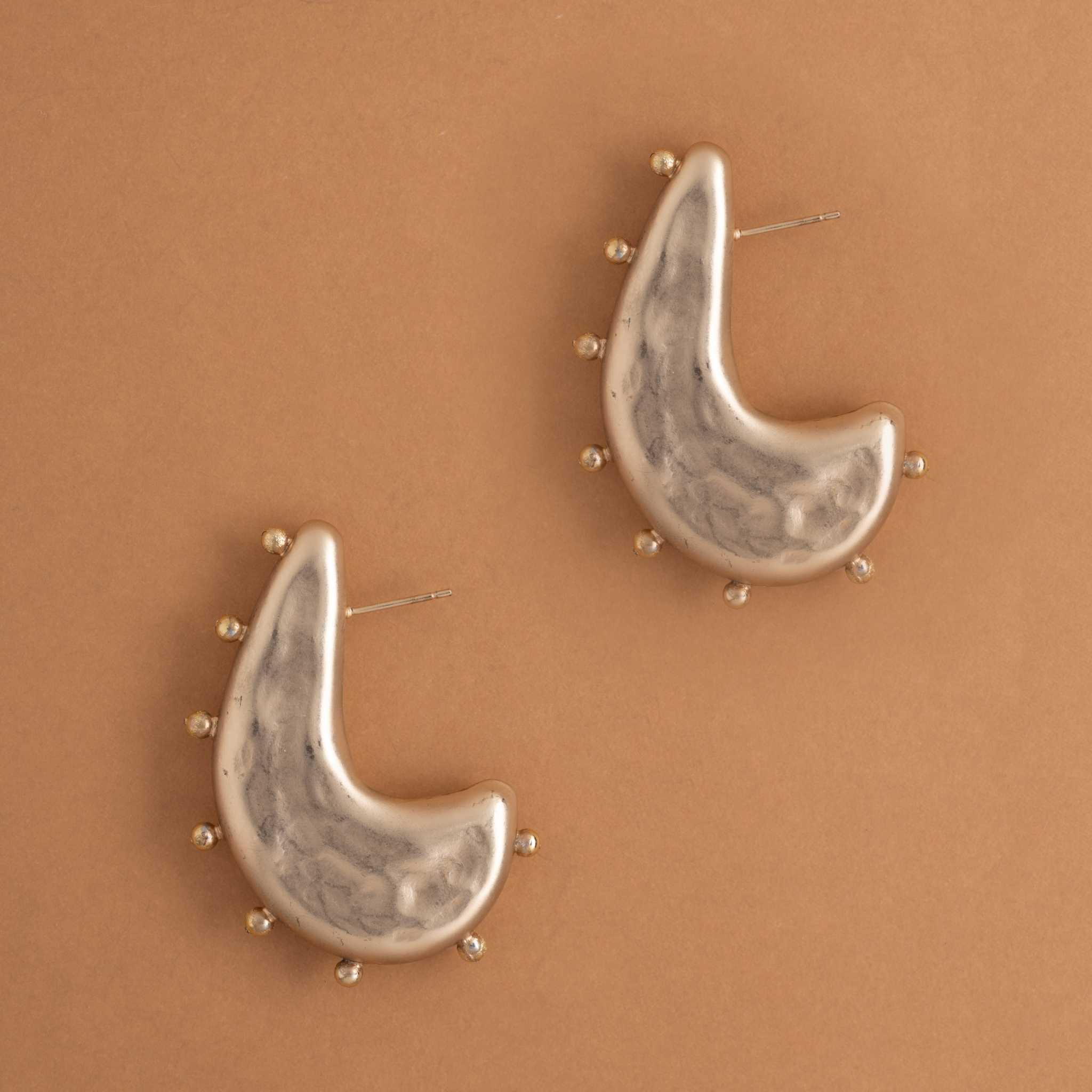 GOLD HAMMERED BALL STUD EARRINGS
