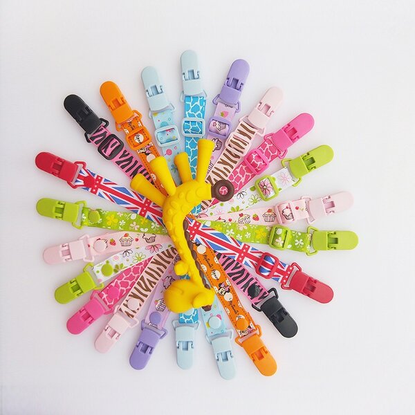 ปรับสายได้ ที่หนีบผ้าเช็ดหน้าเด็ก สายคล้องกันหล่น กันตก คลิปหนีบผ้าเช็ดน้ำลาย