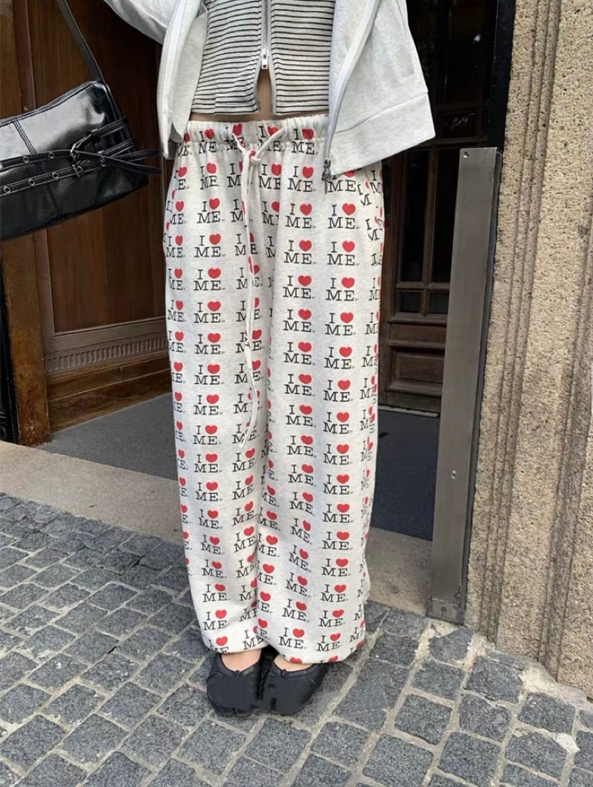 I❤️‍🩹me sweatpants 