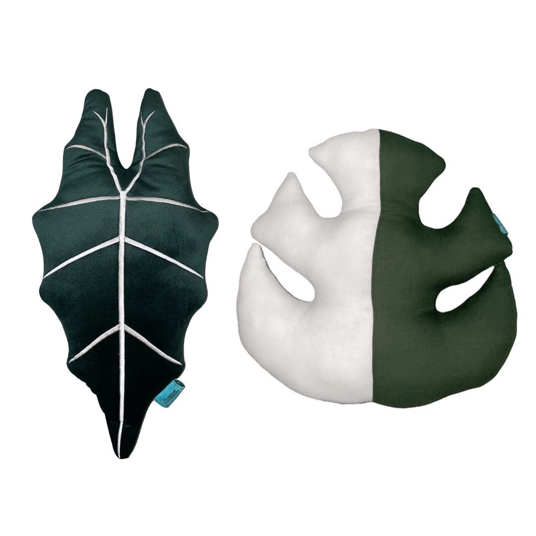 HANDMADE  FRYDEK & MONSTERA ALBO LEAF PILLOW SET