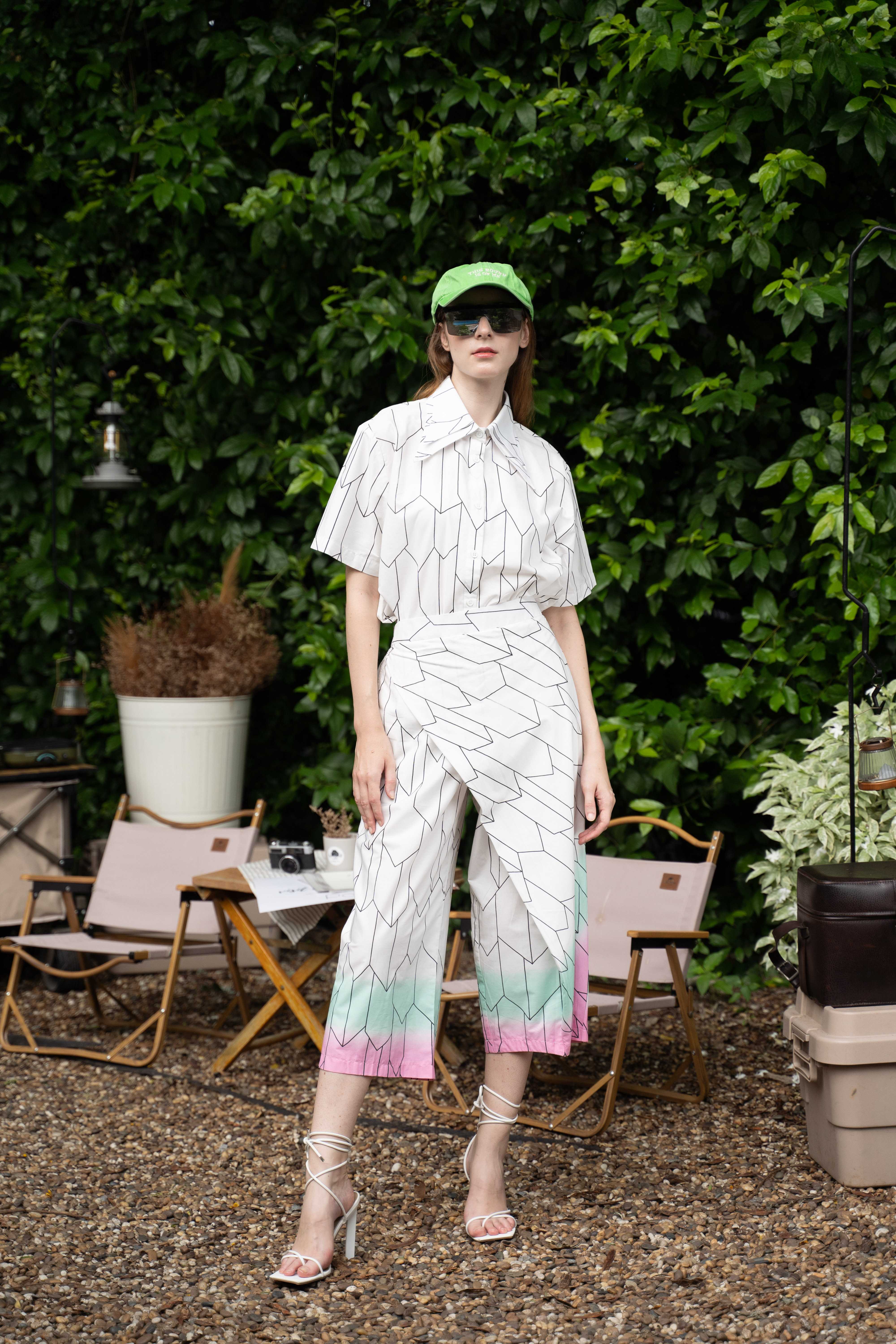 Monochrome Geometric Chic Pants